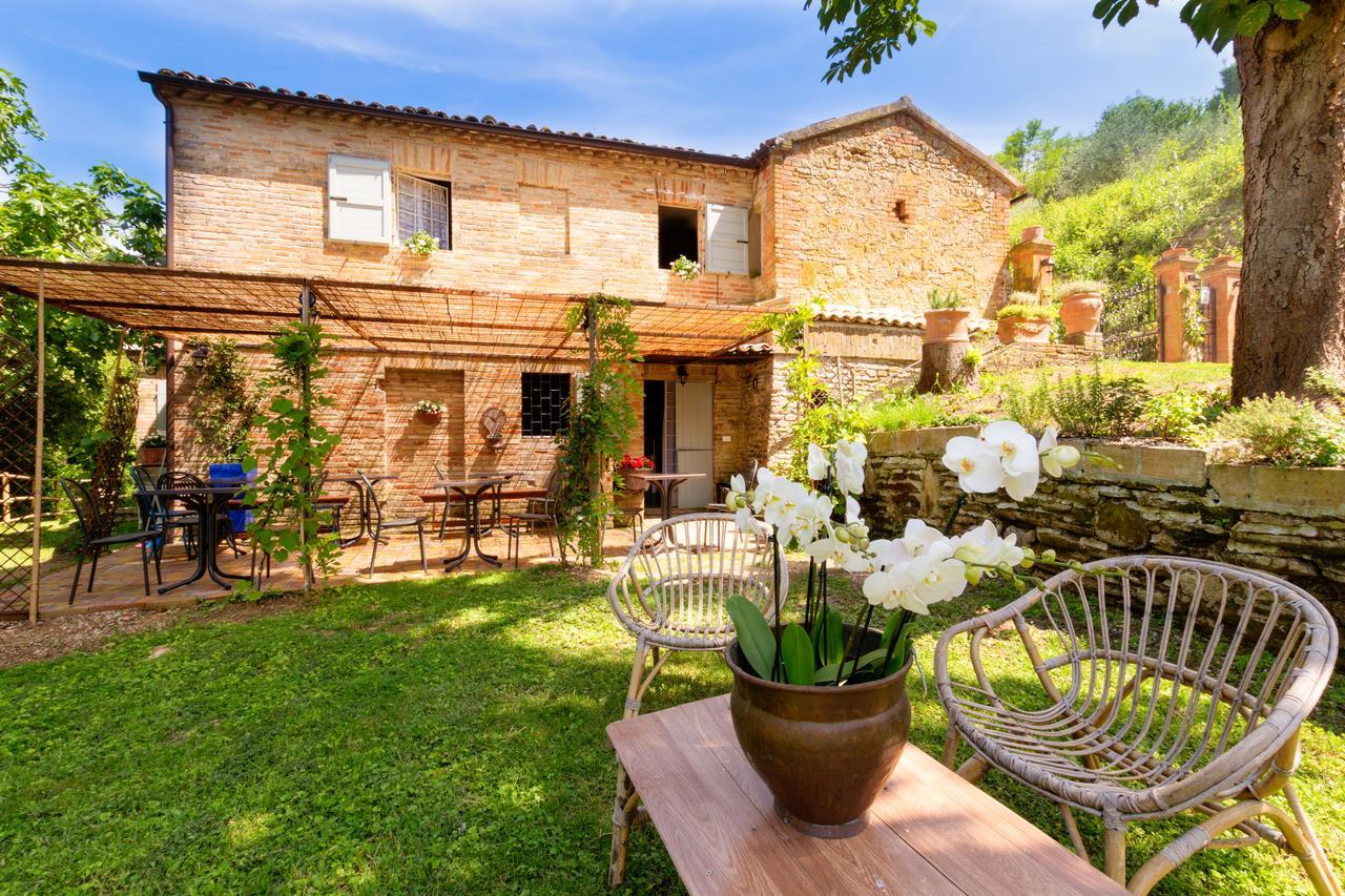 B&B La Residenza Del Poeta Montesicuro Eksteriør billede