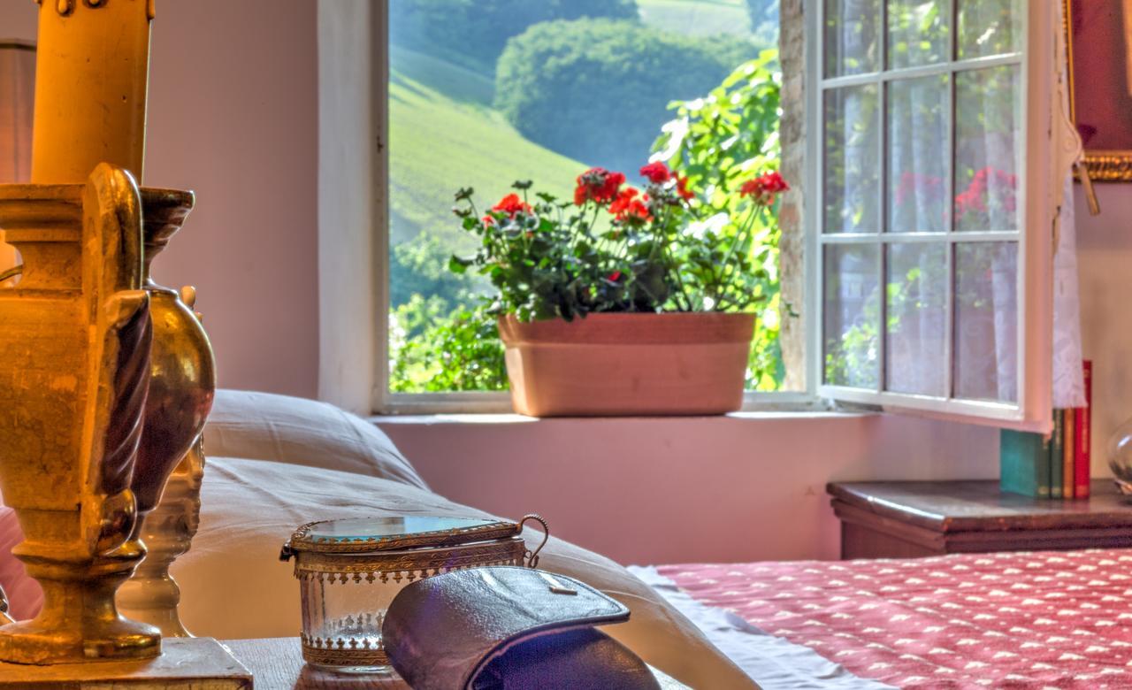 B&B La Residenza Del Poeta Montesicuro Eksteriør billede