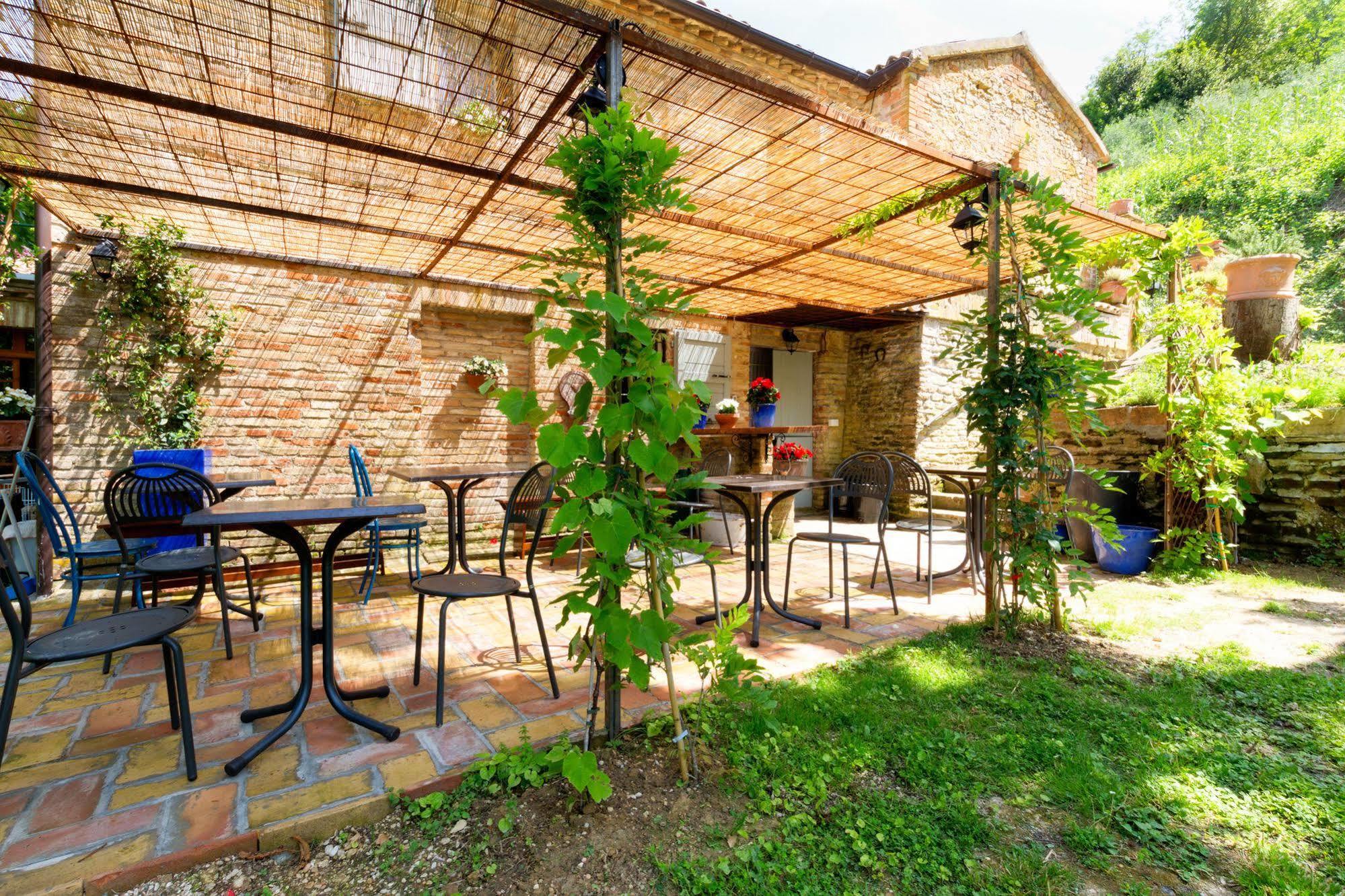 B&B La Residenza Del Poeta Montesicuro Eksteriør billede